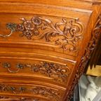 Louis Xv Franse Gebeeldhouwde Eiken Commode. thumbnail 15