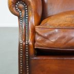Comfortabele Schapenleren Oorfauteuil Met Een Warme Kleurstelling En Een Mooi Patina thumbnail 11