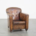 Antieke, Karakteristieke En Charmante Schapenleren Armchair Op Wieltjes En Met Prachtig Patina thumbnail 2