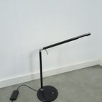 Zwart Metalen Kantelbare Bureaulamp Met Chromen Details thumbnail 2