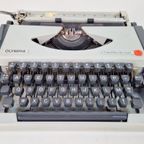 Vintage Olympia Traveller De Luxe Typemachine Met Koffer ‘70 thumbnail 2