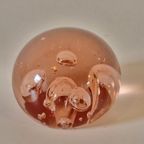 Vintage Paperweight Zalmkleurige Bubble Presse Papier thumbnail 2