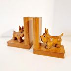 50's 2 Houten Boekensteunen Met Houtsnijwerk Hondjes Terrier thumbnail 3