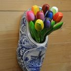 Klomp Van Aardewerk Met Houten Tulpen thumbnail 2