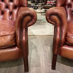 2 X Engelse Bendic Chesterfield Oorfauteuils In Cognac Bruin thumbnail 5