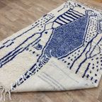 Handgeweven Marokkaanse Berber Tapijt - Blauw En Wit Abstract Geometrisch Design (264X150 Cm) thumbnail 6