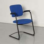 Ahrend 4230 Vergaderstoel, Blauw, Sledeframe thumbnail 2