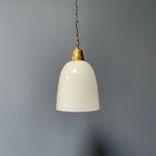Hoge Opaline Glazen Hanglamp Met Messing Armatuur thumbnail 3