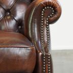 Luxe, Statige, Bruine Rundleren Chesterfield Oorfauteuil Afgewerkt Met Siernagels thumbnail 11