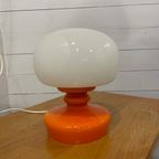 Vintage Tafellamp Van Wit En Oranje Glas Uit 1960 thumbnail 4