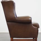 Grote, Klassieke Donkerbruine Gladde Rundleren Chesterfield Oorfauteuil In Engelse Stijl thumbnail 12