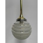 Art Deco Hanglamp Met Glazen Bol En Messing Armatuur thumbnail 3