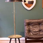 Mid-Century Vloerlamp Met Statiefplank thumbnail 8