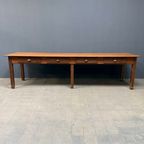 Grote Grenenhouten Kloostertafel Met Lades thumbnail 5