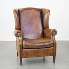 Grote, Karaktervolle En Comfortabele Vintage Engelse Stijl Schapenleren Oorfauteuil thumbnail 5
