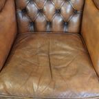 Set Van 2 Klassieke Vintage Rundleren Engelse Chesterfield Oorfauteuils In Een Lichte Cognac Kleu thumbnail 7