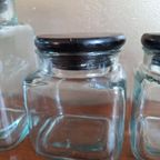 Vintage Voorraadpotten Glas Met Houten Deksels thumbnail 5