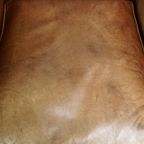 Luxe Rundleren Chesterfield Oorfauteuil Met Mooie En Sierlijke Pootjes thumbnail 7