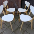 Mooi Set Van 4 Witte Stoelen thumbnail 6