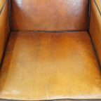 Tijdloze, Strak Afgewerkte Schapenleren En Houten Art Deco Design Fauteuil Met Bolpootjes thumbnail 7
