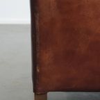 Vintage Schapenleren Oorfauteuil Met Een Heerlijk Zitcomfort En Een Mooi Patina thumbnail 7