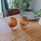 Set Van 2 Mondgeblazen Glas Vazen, Cognac thumbnail 8