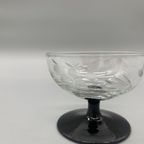 Set Vintage Gegraveerde Coupe Glaasjes Zwarte Voet 3 Stuks thumbnail 5