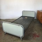 Vintage Bed In Bauhaus Stijl Met Nachtkastje In Mooi Grijs Blauw thumbnail 2