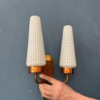 Scandinavische Mid Century Wandlamp Met Twee Glazen Kapjes thumbnail 8