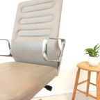 Vitra Ac4 Bureaustoel Design thumbnail 11
