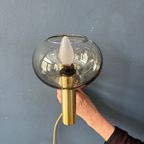 Mid Century Glazen Wandlamp Met Messing Frame thumbnail 8