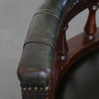 Donkergroene Rundleren En Houten In Hoogte Verstelbare, Swiffel En Tilt Chesterfield Bureaustoel thumbnail 7