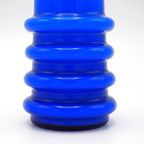 Vintage Blauw Geribbeld Glas Vaas | Kerst thumbnail 4