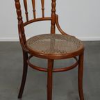 Originele Antieke Thonet Stoel Met Geweldige Kleuren En Een Rieten Zitting thumbnail 2