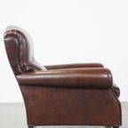 Comfortabele En Correcte Donkere Antieke Schapenleren Engelse Armchair In Zeer Goede Staat thumbnail 4