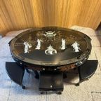 Chinese Salontafel Met Hout Snijwerk (Inclusief 6 Krukken) thumbnail 16