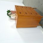 Teak Ladekast Met Schuine Poten Uit Zweden thumbnail 9