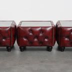 Set Van 3 Rundleren Chesterfield Bijzet/ Salontafels In Een Mooie Rode Kleur Met Glazen Bladen thumbnail 5