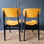 2 Vintage Stoelen In Zwart Gelakt Hout En Mosterdstof, 1960 thumbnail 10