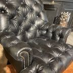 Showroommodel: Scholar Chesterfield Fauteuil Lazzy Vintage Zwart Leer thumbnail 4
