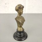 Kleine Bronzen Buste Koningin Elisabeth thumbnail 3