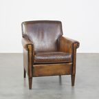 Subtiele, Stoere, Donkere En Strak Afgewerkte Schapenleren Fauteuil/armchair Met Veel Karakter thumbnail 2