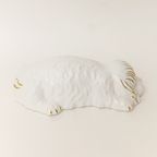 Vintage Beeld Hond Van Wit Keramiek Met Vergulde Details Ahura-Stijl thumbnail 4