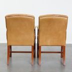 Set Van 4 Mooie En Luxe Rundleren Chesterfield Eetkamerstoelen In Een Lichte Cognac Kleur thumbnail 4