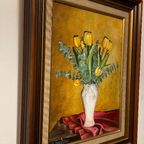 Gele Tulpen In Een Witte Vaas thumbnail 3