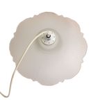 Vintage Frosted Glazen Bloem Hanglamp Met Rozige Rand. thumbnail 4