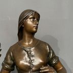 Eugene Marioton (Frans, 1857-1893). Bronzen Beeld Op Marmeren Voetstuk "Jeanne D'Arc". thumbnail 2