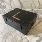 Een Lage Houten Kist, Type Munitiekist, 20e Eeuw thumbnail 3
