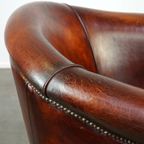 Zeer Luxe Donkerbruine Schapenleren Clubfauteuil Met Een Meer Dan Prachtig Patina thumbnail 11