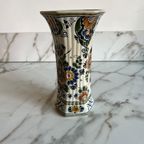 Vaas, Polychroom Met Bloem-Decoratie Van Delft. thumbnail 3